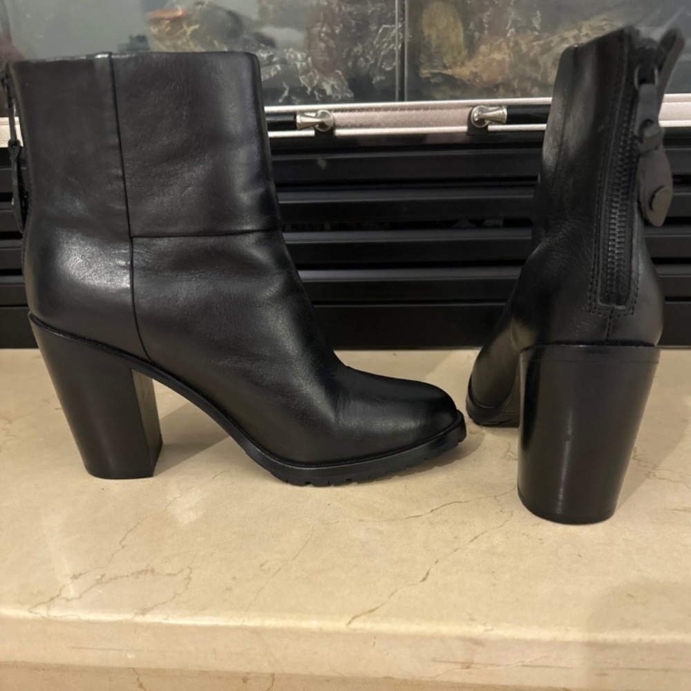 Rag & Bone Newbury 2.0 Black Leather Ankle Heel Boots size 37.5 US 7.5 - Picture 6 of 16